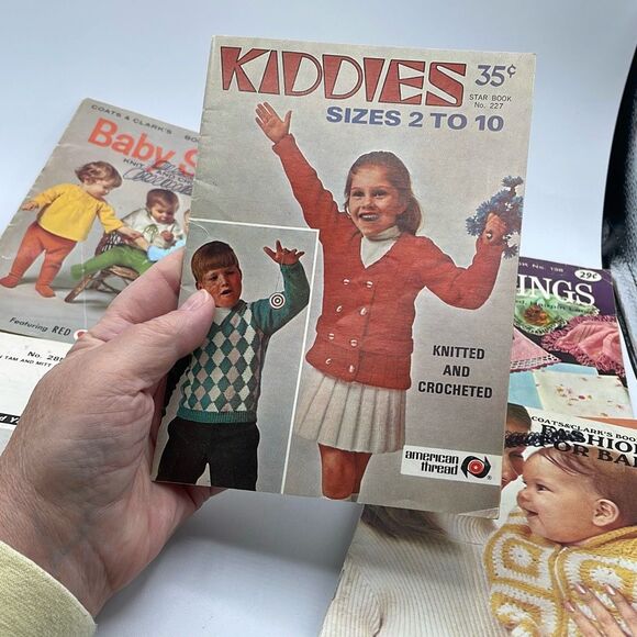 Lot of 9 Knitting crocheting patterns kids bedding edgings baby ponchos more - Picture 9 of 16